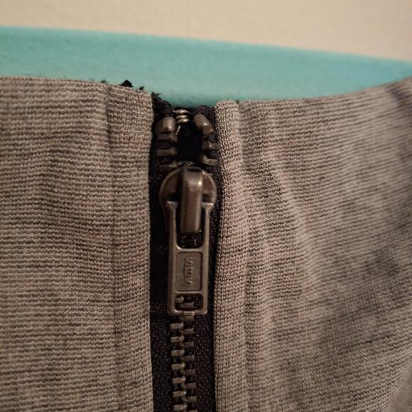 Torrid 3 Sleeveless Peplum‎ Top Black Grey Colorblock Tank Keyhole Neck NWT - Picture 4 of 11